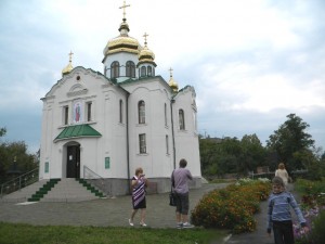 Новая церковь, на её территории теперь находится могила С.В.Хохрякова.